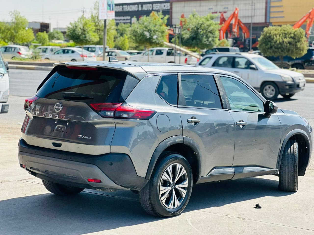 نيسان روج 2023 🥰.                            فوول مواصفات SV awd
ماشي - 11 الف فقط 
اللون نفطي ) ❤️‍🔥
السياره - بدون صبغ فقط باب خلفي تبديل شركة نفس اللون 
السعر 155 

موصفاتها : SV PLAS✅
بصمه + تشغيل عن بعد
ابواب بصمه
شاشة عريضة
تبريد قطعيتن 
شحن وايرليس 
بريك لمس و خمس انظمه للقيادة 
كشنات  كهربائي  
كشن هيتر و ستيرن هيتر 
كير ماوس 
ستيرن هيتر
رادارات °360 
لايت زينون 
لايت ليد امامي خلفي
تحديد المسار 
تحديد السرعه
اتو ستوب
نقطة العمياء
بيها هواي مواصفات .....
العنوان : اربيل - معرض اربيل كارس
☎️ ***********☎️***********
