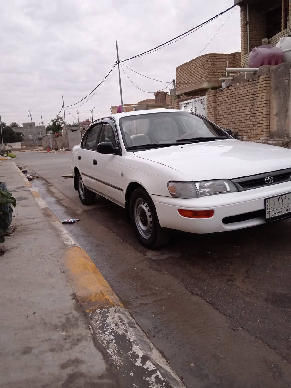 كورلا يسرا بلادي موديل ٩٣ سنويه لل٢٨ رقم واسط مصبوغه عام بدون ضربه مكينه وكير حاويه كهربائيات كلها تبريد شغال تخم تاير باور مشط جديد غرفه جديده مكانها واسط ***********
