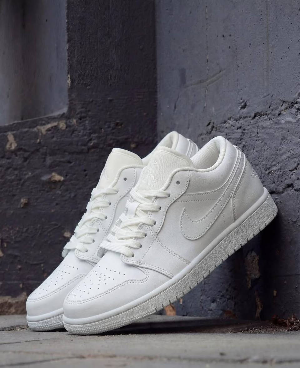 جملة فقط توصيل لجميع محافظات العراق سعر القطعة ١٥$
واتساب***********
