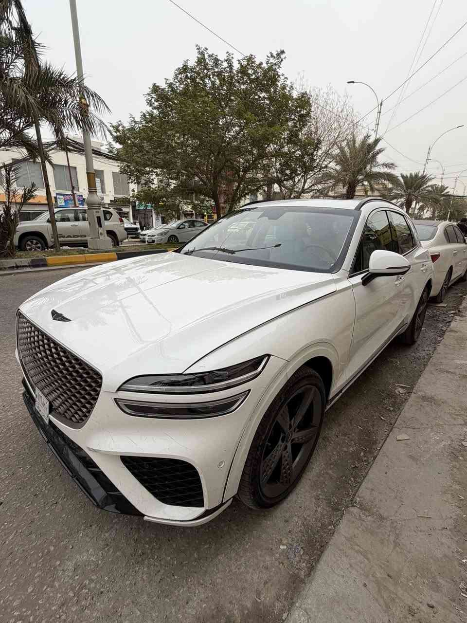 السلام عليكم للبيع جنسس GV70 ستة سلندر 3500 توين تيربو 2024 حادث موضح بلصور اتبدلت قطعتين نفس اللون السيارة فول مواصفات وسبورت  السيارة حرة مو كتاب فقط ترقمها السيارة موجودة في كربلاء للبيع فقط الاتصال ***********
