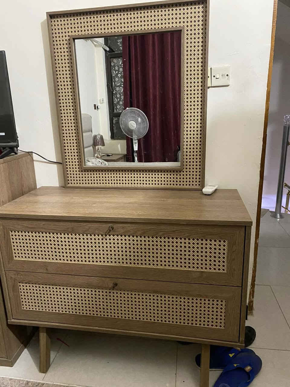 غرفة اخت الجديده استعمال شهر فقط  مابيه ضرر 6 قطع السعر 550  وبيه مجال العنوان حي الجهاد الشارقه


**إذا كنت صاحب هذا الإعلان وتريد حذفه لأي سبب، رجاءا أرسل رسالة إلى الدعم الفني**
