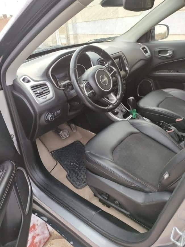 سلام عليكم
جيب كومباس /للبيع او مراوس حسب القناعه 
🔴موديل 2018 /حره باسمي تحويل ثاني يوم 
مكفوله كفاله عامه ماعده المدكر الايسر مرجع بارد
سياره بدون ايرباك 
🔴حساسات 
🔴شاشه لمس 
🔴تحكم الكتروني 
🔴كشنات جلد 
🔴تحكم كشنات الكتروني 
🔴بصمه 
🔴ويل تايرات جديد 
🔴تدفه  +تبريد
السعر(130)وبيه مجال 
مكان السياره سوق الشيوخ العگيگه 
الشراي يتصل او التواصل عل مازنجر
(***********)
