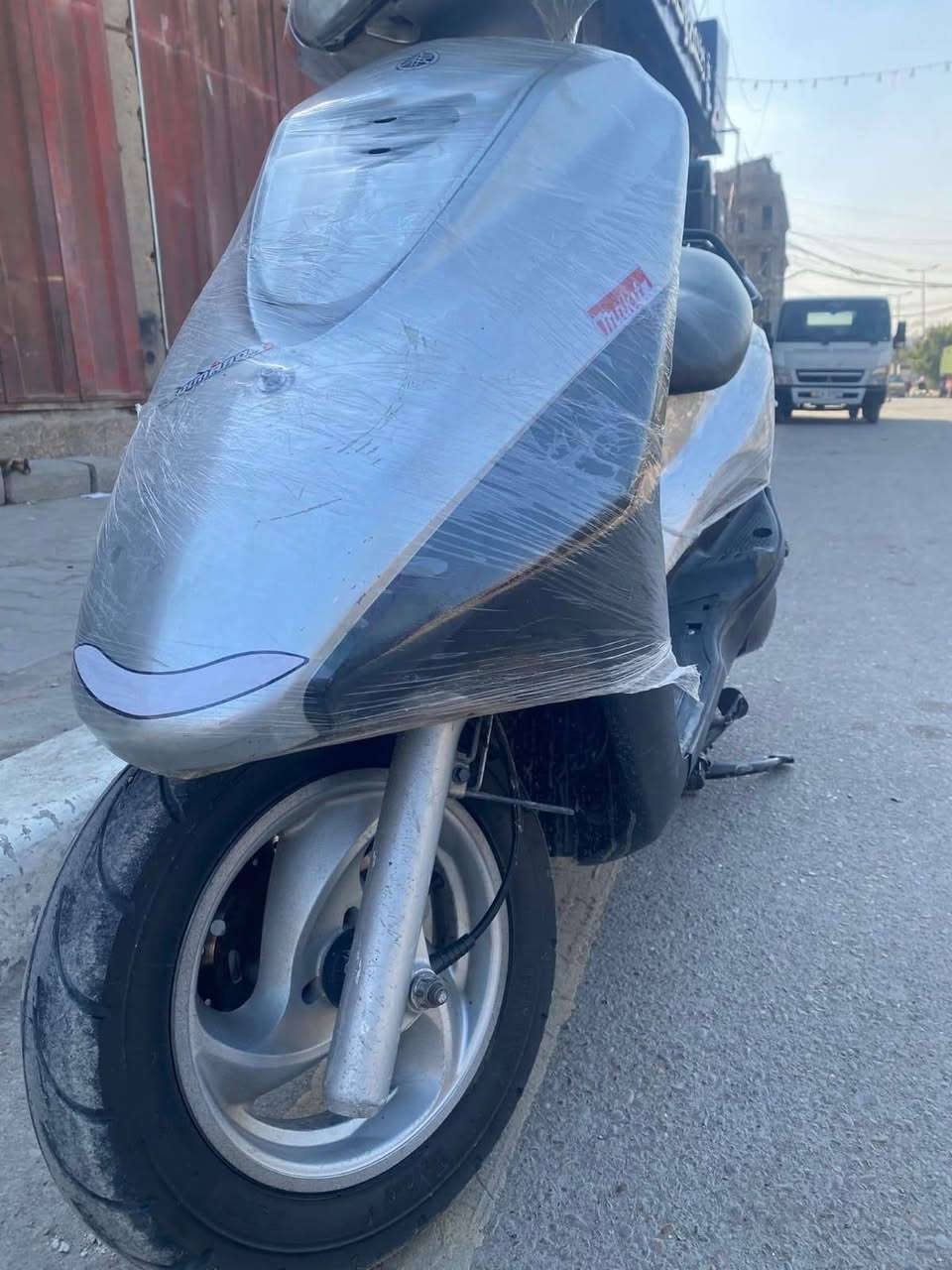 سلام عليكم دراجه اكزز تريت للبيع نوزل ٢٠١٦ستان كهربائي دراجه رمبه قبل ٦اشهر  نزلت ب١١ورقه ونص والوراق مالته موجوده دراجه تجي جيب وياك ألف فيتر إذا كفرات تجاري او مكينه مفتوحه اخذه بلاش دراجه تغيرات وبنز جديد دراجه مضلومه بل تصوير تجي بل حقيقه تخبل دبل إشاره عالي ناصي هورن كهربائيات دراجه تجي وتفحص السعر   وبيه مجال للطيبين البارحه بدلت دهن امزوير الاصلي سبب البيع مكان ماعندي المكان الحريه شارع المعرض الرقم  السعر 400 قفل ***********
