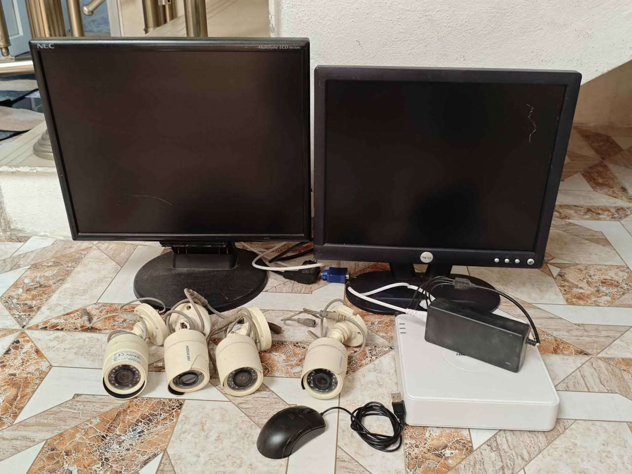 كامرات هيكفجن ٢ ميكة مع شاشة بدون هارد ومن يطفي الكهرب ترجع على ضبط المصنع اذا اتشدها عالعاكسة تشتغل طبيعي معي شاشة اضافية مرة تشتغل مرة لا السعر شلع قفلهم 50 الف بدون معاملة موصل حي المحاربين موصل, نينوى


**إذا كنت صاحب هذا الإعلان وتريد حذفه لأي سبب، رجاءا أرسل رسالة إلى الدعم الفني**