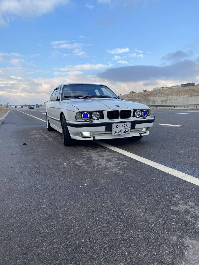 مەکینە 525i کەپس دیجیتیڵ مۆدیل 1994 فول فول مواسەفات تۆماتیک سڵاید abs شەغال تەلەفنۆن جوار جام کارەبایە کوشین جلد تایە و ویل m لایت ئەڵقە کامل جوان کاری بۆکراوە سەیارەکە ئەکسل و گێر و مەکینەی بەشەرت تەحویل غرامە بەشەرت عامە بێلێدران سحعری 62 وە رەقەمە مەجالێ برایانە هەولێر کێمشتەریە تەلەفۆن بکات  *********** أربيل, العراق
