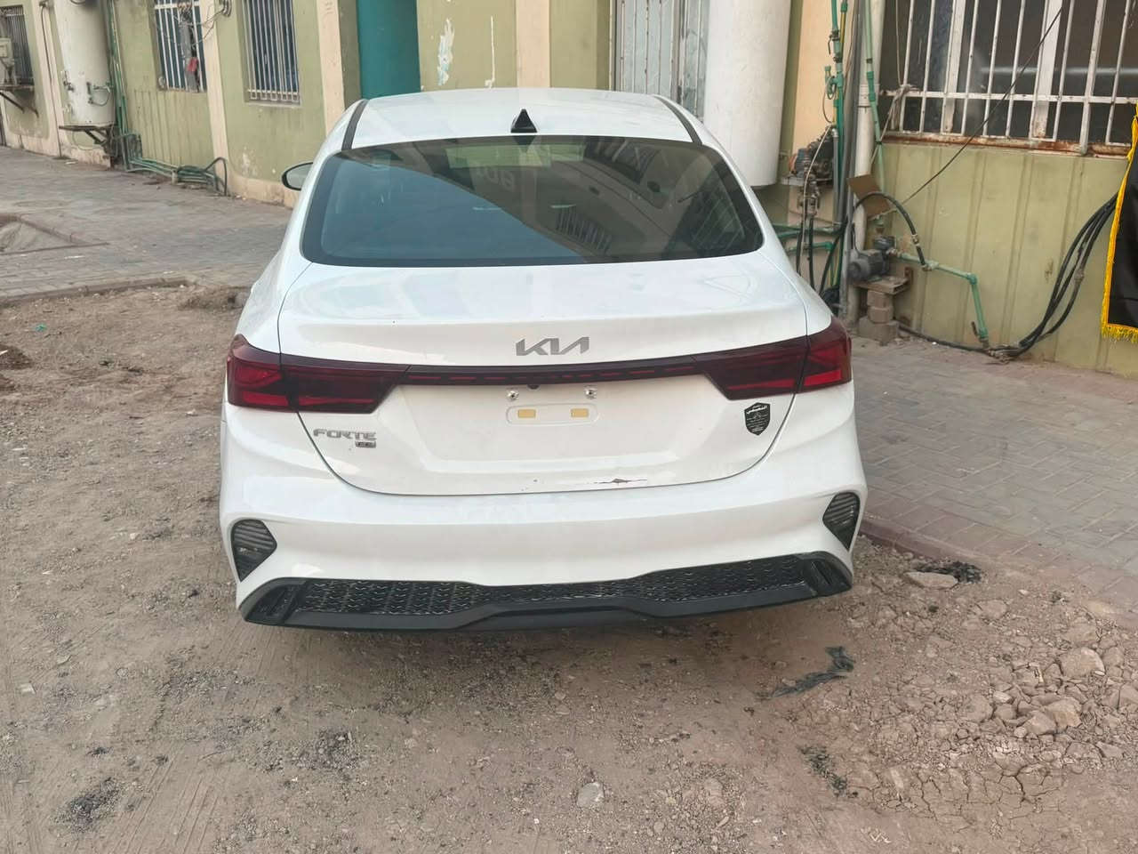 كيا فورتي مديل 24 سياره بسمي حادثها موضح بلصور بدون ارباك بدون رقم السعر 142
مكاني بغداد ***********
