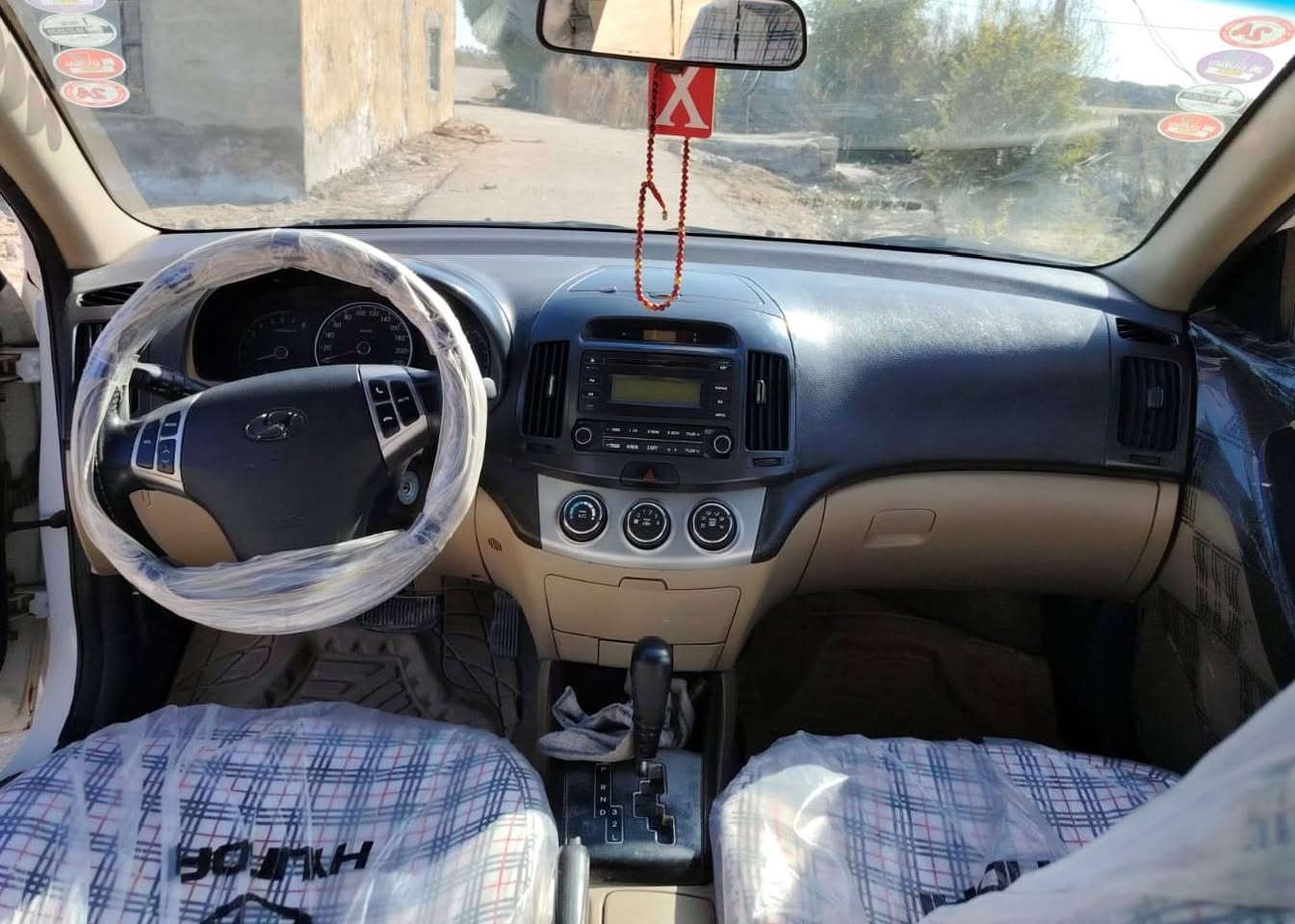 السلام عليكم
النترا 2011للبيع 
السيارة .جاهزة كير مكينة حدادية  تخم تاير جديد السيارة برغي ماعايزة
خمسة ويل كب 4دسك  اشاير بلمري فتحه مكينة 1600دكشن عالي  
العنوان النجف
الاتصال برقم ***********
