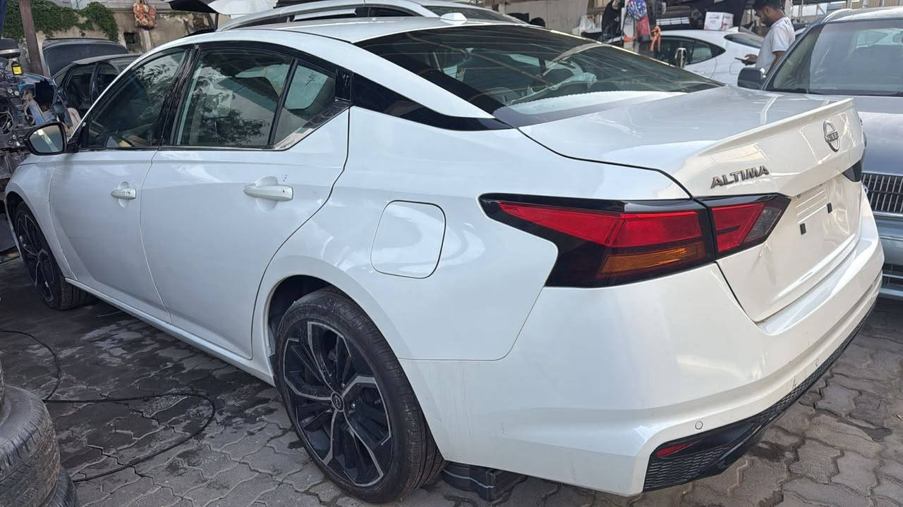 نيسان التيما SR 2024
السعر 120$ ورقه 
مكان السيارة الإمارات 
مواصفات ال SR 
محرك 2.5L 
سحب أمامي
للإستفسار 
*********** إتصال أو واتساب
