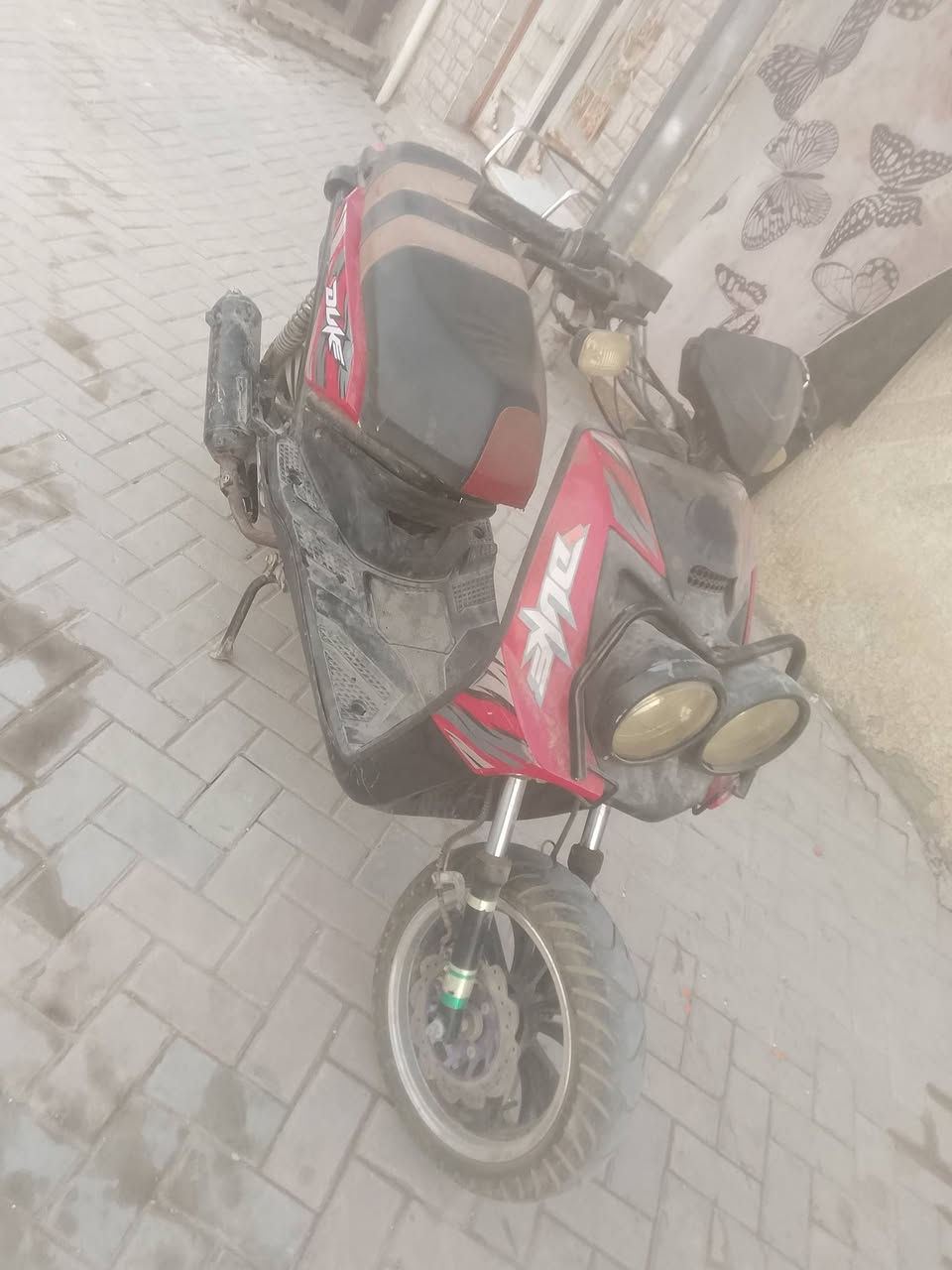 دراجه عاليه وحلوه وجاهزه كلشي شغال بيها دراجه مال كسبه سعر 250 عنوان سماوه حي الحكم ***********
