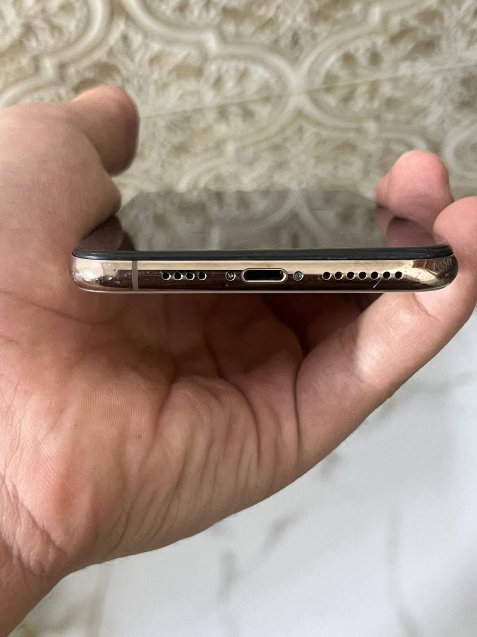 ايفون إكس ماكس تليفون نضيف مبدل بطاريه وفيس ايدي يحتاج برمجه وكامره الخلفيه واكفه باقي تليفون كله شغال ونضيف ذاكره 256 نموذج M بطاريه 100 سعر 120 قفلل مكاني بغداد لكرخ رقم ***********  تليفون فقط (بيع)

