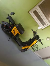 للبيع دراجه شحن R 9  عطلها باتري واحد  سعر ٤٥٠ بها مجالل تفاصيل مو يمي...