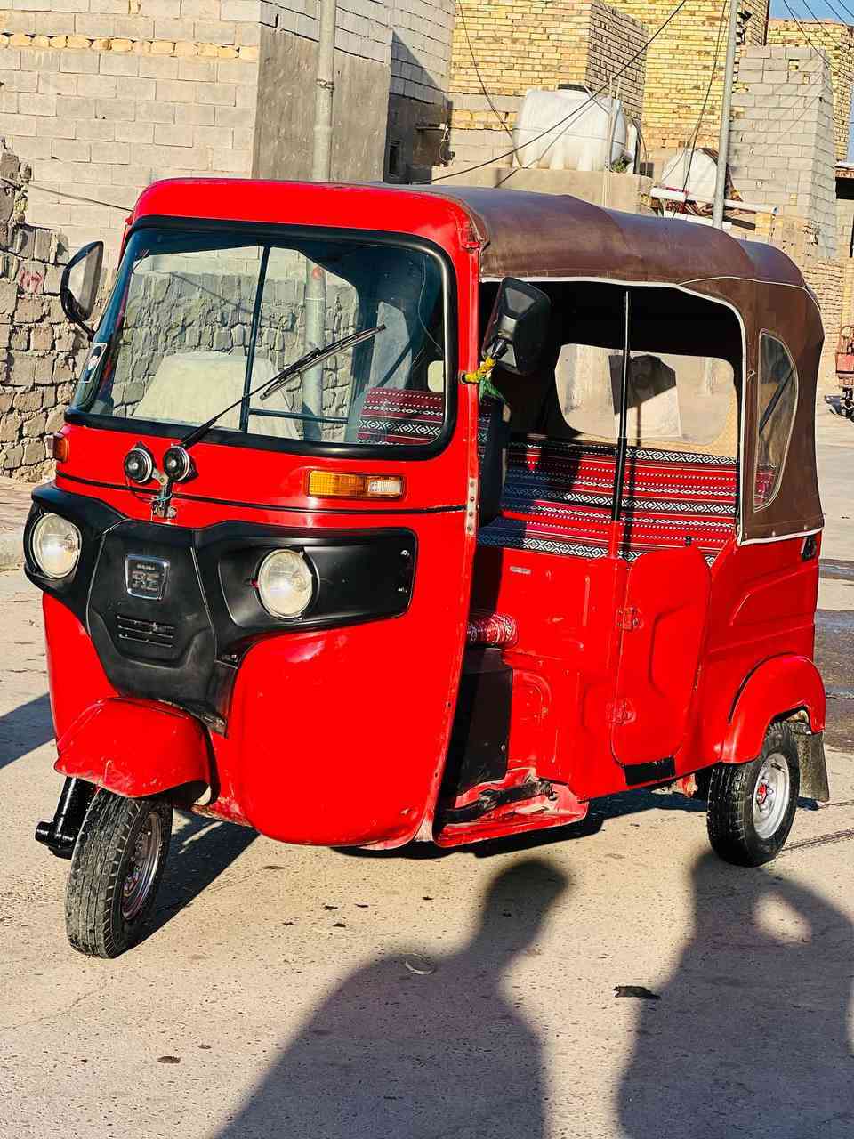 السلام عليكم تكتك 21 رقم وسنويه تكتك كفاله من لمعجون ولصبغ  كهربائيات كله شغاله محرك بس بستم تخم تاير جديد. مكاني المجر الكبير السعر 7و 600 وبيها مجال ***********
