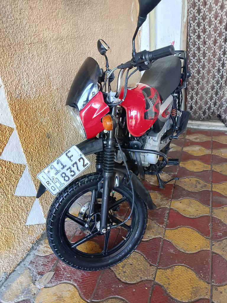 سلام عليكم بوكسر جبلي 23رقم وسنويه دراجا كبل لشارع الف ما تصرف عليها محرك ناعم كهربايت كلها شغاله تايرات جوبلس جدد زنجيل جديد كلجات جدد بريكات كلش حلوات دراجا كامله من كلشي سعر 2600وبي مجال لشراي *********** بغداد, العراق
