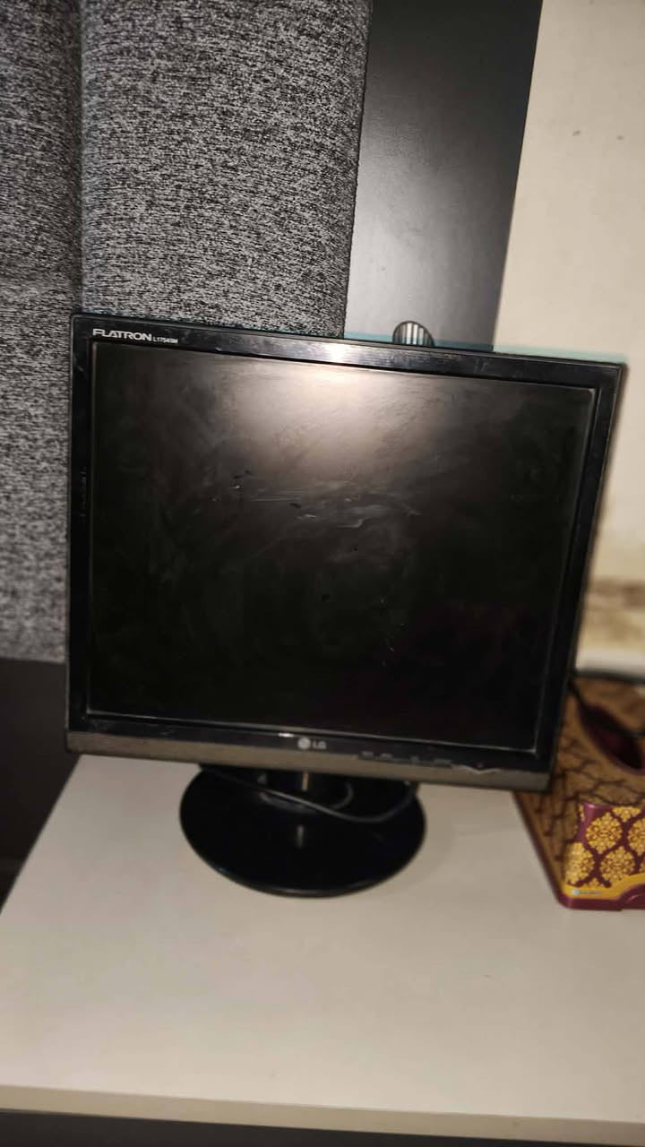السلام عليكم يوجد شاشة بلازمة LG
ترهم ل كلشي سعر 50 بيها مجال قليل للشراي
اتصال على الرقم / ‏‪ ***********‬‏/ 
او راسل عل خاص .
