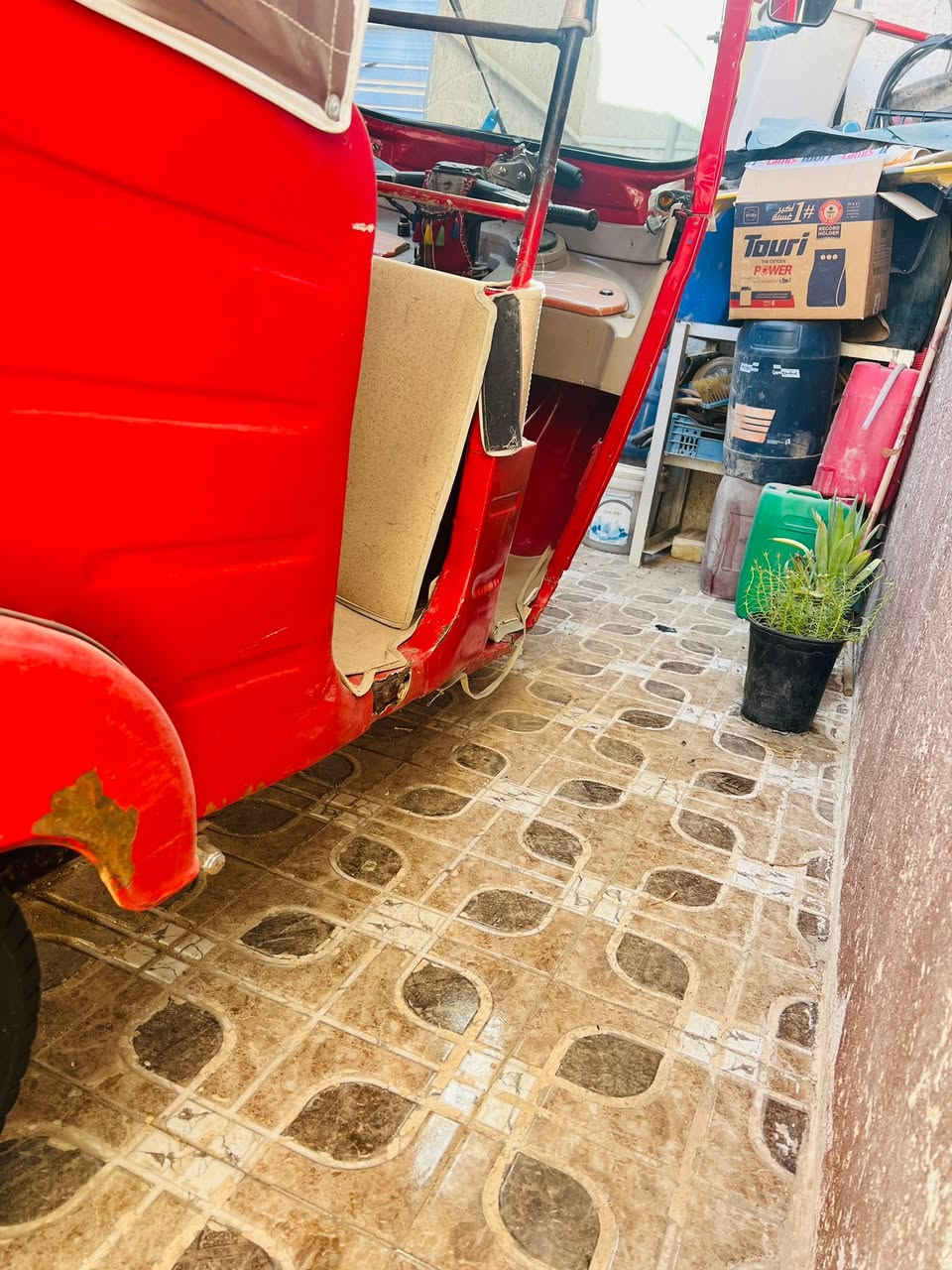 تكتك باجاج موديل ٢٠١٨ مصبوغه عام وتعمير جديد مكينه٢٠٢٠ خرسه تكتك تخبل ما ناقصها كلشي كبل للشارع 

نقصها خشم مال سلم يخربط مرات 
متروكه عدم التفرغ 
العنوان : الاسكندريه -***********
السعر ٣،٥٠٠ وبيها مجال
