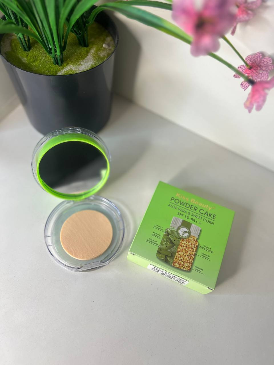 باودر وجه من ماركة Kiss Beauty، 
يتكون من طبقتين  باودر وإسفنجة 
وتحديداً نوع Powder Cake الذي يحتوي على مكونات طبيعية كالصبار والذرة الحلوة مع حماية من الشمس SPF 15. 

سعر الخصم 5 الاف
#الاصلي 
قناة تلي https://t.me/tot_yuish


**إذا كنت صاحب هذا الإعلان وتريد حذفه لأي سبب، رجاءا أرسل رسالة إلى الدعم الفني**