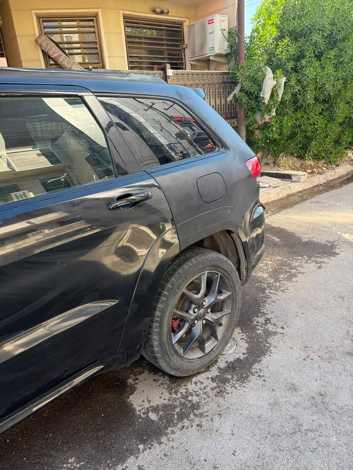 السلام عليكم
جيب ١٩ x

حادثها من امريكا طخات بسيطه ومصبوغه عام 

فول للاخير 

مكانها بغداد 

رقمها بغداد

***********

***********
