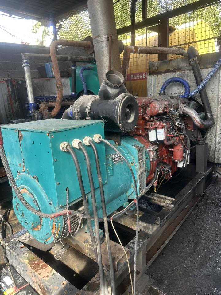 السلام عليكم مولده افيكو حجم 137سوبروسط استندر بخار قليل شاصي ناصي راديتر وكلر جديد توليد ستامفورد 350 كيفي مكان بغداد ام الكبر والغزلان خلف كراج ابو الريش رقم التليفون ***********.   السعر 85$
