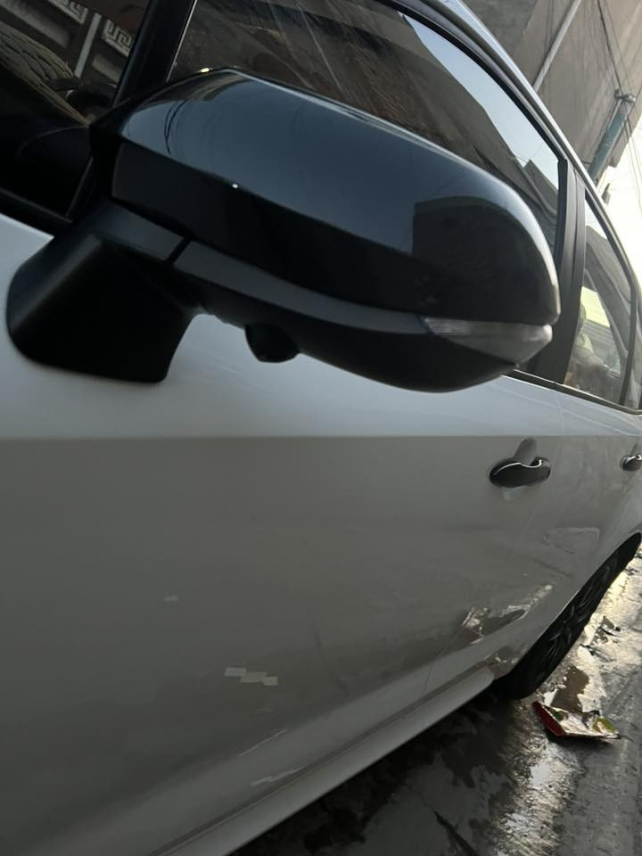 السلام عليكم 
للبيع كورلا s  بلاك اديشن اعلى فئه 
موديل ٢٠٢٥ 
سياره مكفولة كفاله عامة
رقم بغداد ماشيه 25 الف 
سياره جاهزه من كلشي 
موصفات 
بصمة
كشنات حلد 
كشن كهرباء 
درايف مود 
ايڤي مود 
تركشن 
سايد بريك بصمة 
ثلاث وضعيات للقياده 
شاشه دجتل
قطعتين تبريد
ويل بيانو اسود
للاستفسار 
***********
