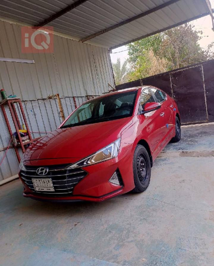 سلام عليكم النترا 20 خليجي مكفولة من الضربة والصبغ محرك 1.6 ماشية 105 الف كيلو متر قطعتين تبريد مري شفط اشاير بلمري  كامرتين امامي خلفي كير اي تي ام بلادي محرك وكير شرط الفحص السيارة على ايدي  ***********
