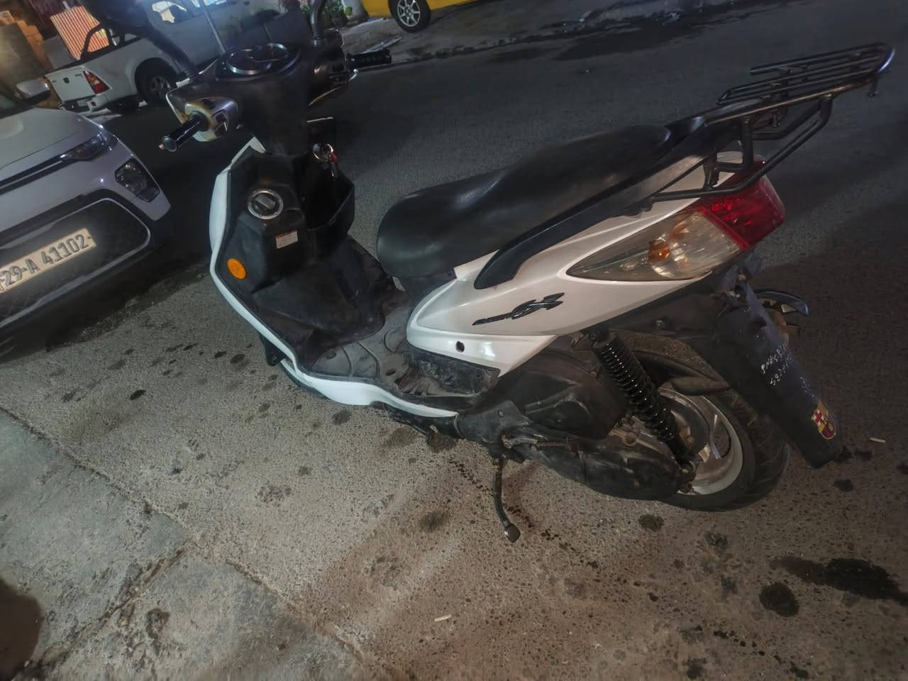 السلام عليكم سكنس فحل ياباني موديل 2013 نوزل خطين قبق نفخ مكينة مكفولة ما مفتوحة ناعمة كاملة من جميع النواحي السعر 900 و بيها مجال المكان بغداد حي العامل رقم الهاتف: ***********
