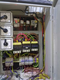 كهربائي • صيانة بوردات • تشغيل ذاتي