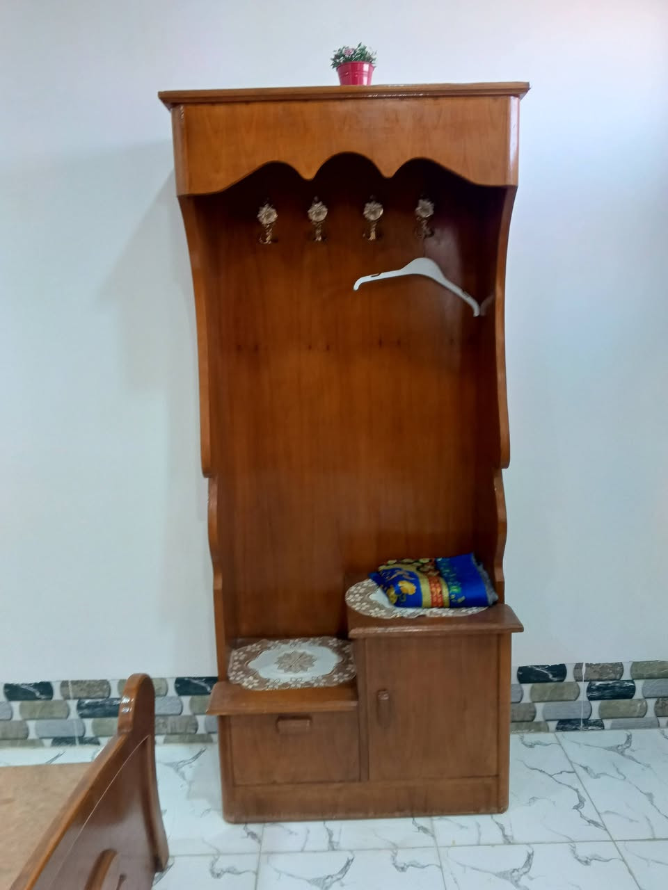 غرفه خشاب البيع خمس بواب ملحق السعر ٦٠٠ وبيها مجال حي السماح الولا الرقم ***********
