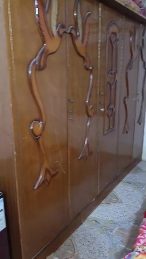 سلام عليكم ورحمة الله وبركاته مكلف بنشر غرفه النوم البيع سعر مناسب 300الف رقم صاحبه *********** مكان الزبير محالت شمال
