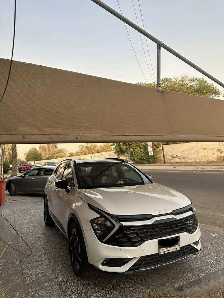 السلام عليكم
للبيع او مراوس ب مارسدس C300 من 20 وفوك حصرا رقم بغداد 

كيا سبورتج شركة دولية ضمان 5 سنوات 
فئه جيتي لاين اعلى فئه 
موديل 2023 
رقم بغداد انكليزي 
 مكينه ٢٠٠٠ دوش
ماشيه 35 الف 

موصفات

بصمه

بنراما

كامره

تدفئه وتبريد كشنات 

تدفئه سترين

شفتات استيرن

كشنات كهرباء 

جنطه كهرباء

كشنات جلد GT

ترحيب

كشافات LED

بك لايت خلفي LED

تبريد شاشه لمس

كشن ختم GT

جنطه ذكره

تشغيل عن بعد

مود درايف

نضام أتو هولد

سايد بريك كهرباء

وباقي الموصفات معروفه مال جيتي

مكان بغداد الكرخ 
***********
***********
