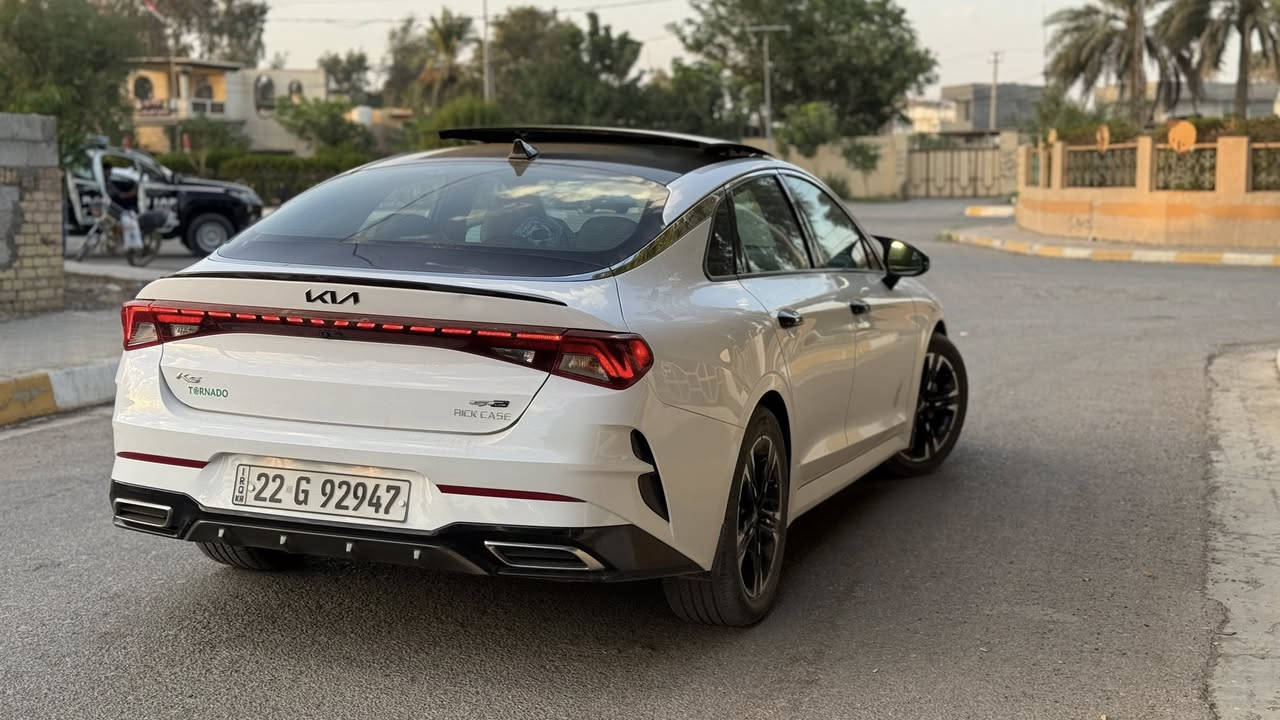 سلام عليكم
K5 2022 GT-Line فول مواصفات للاخير
السيارة كلين كلها ليبل واحد بدون تبديل بدون حادث 
فقط البنيد مصبوغ و ٢ كلير امريكا بدون فتح بدون تبديل

فول مواصفات 
بنورما 
بصمة 
نقطة عمياء 
رادار 
دركة دي مختومة 
اتو هولد 
٤ انضمة قيادة 
سايد بريك بصمة 
شحن واير ليس 
شاشة وكامرة
مراية اتو دم
داخل لمس ولد 
جنطة بك لايت متصل لد 
بجم لد 
رادار خلفي 
ابريك خلفي اوتو 
جام كلة اوتو 
تشغيل عن بعد 
ترحيب 
تحكم ستيرن فول 
بعد بيهاا هواية مواصفات 
تيارات جديد 
مكينة كير كفالة 
تبريد كفالة 
ماشية 36 الف 
اربيل بسمي تحويل او وكالة حاضر 
بعدهاا بريحت الشركة

السيارة كامله ما ناقصها برغي
صدر محرك كير كشر كله كفالة بشرط
فول الفول جيتي لاين
المكان ديالى
***********
السعر : 179 قفل قفل قفل
