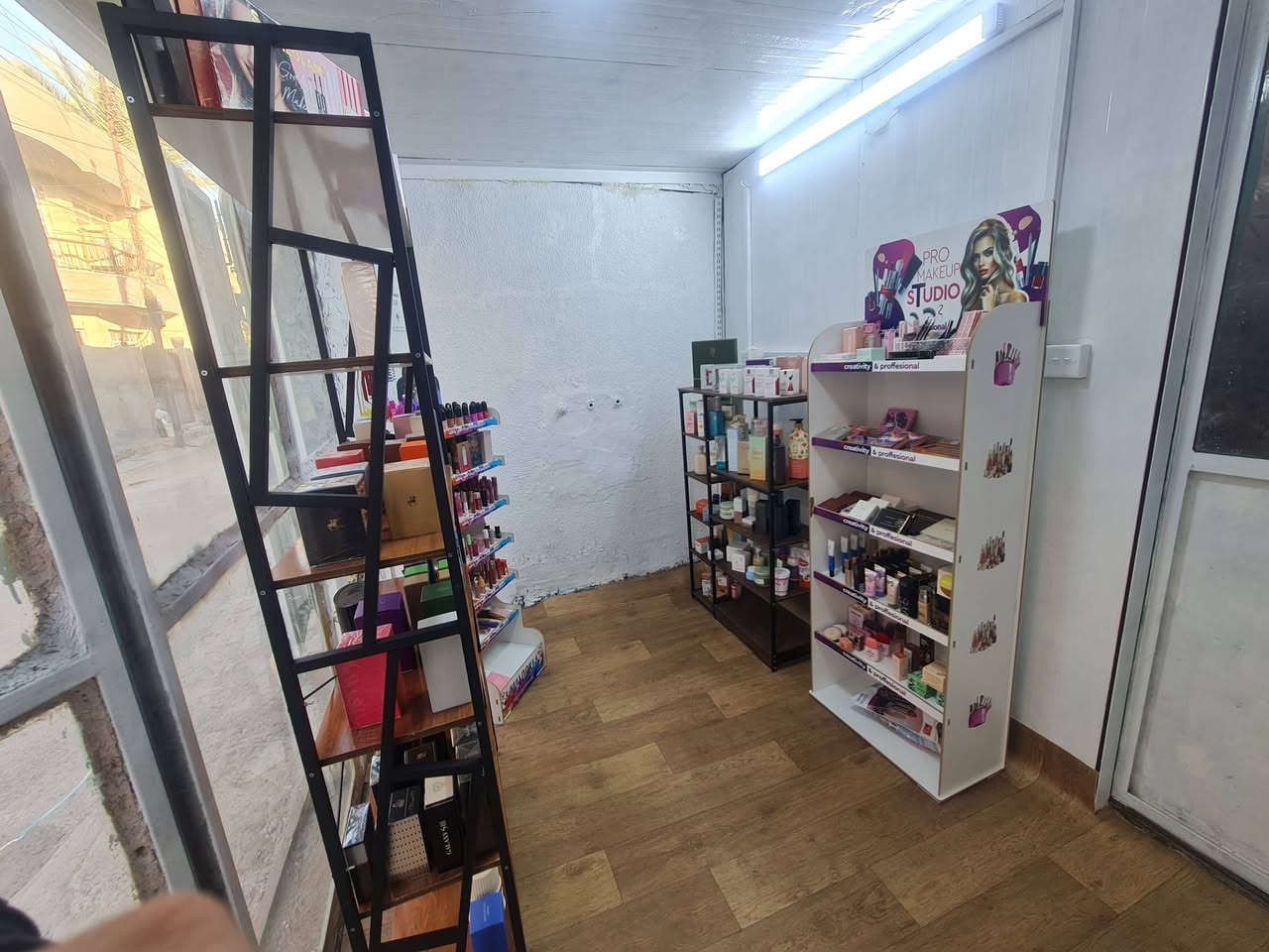 السلام عليكم
افتتاح امازون غزل بيوتي

مكياج و عطور و العناية بالبشرة والشعر
ماركات كورية و شيكلام و ديور 

العنوان : السريدات القديمة فرع محطة مياه الجواد

يتوفر توصيل مجانا داخل السريدات


**إذا كنت صاحب هذا الإعلان وتريد حذفه لأي سبب، رجاءا أرسل رسالة إلى الدعم الفني**