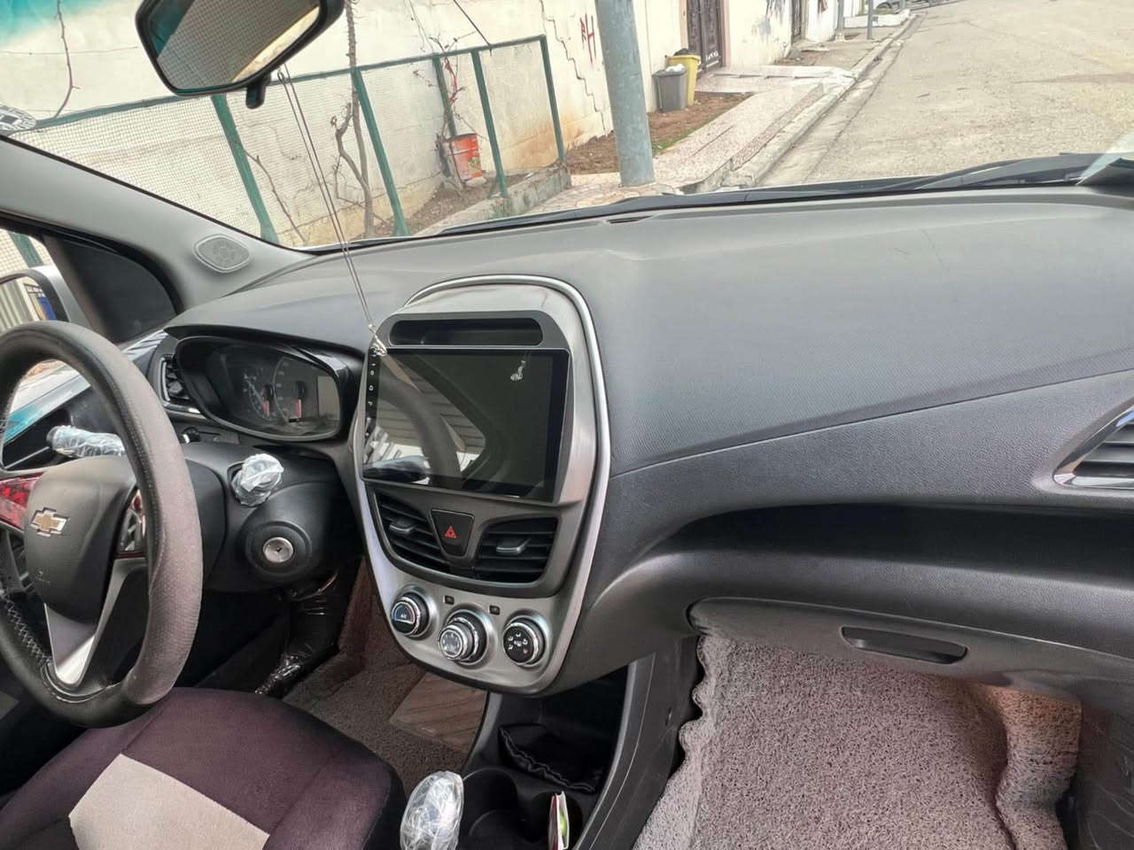 سپاڕک ٢٠١٧
١پارچە سبوغبئ لێدران 
گێر مەکینە تەبرید هەمو گیانی بەشەرت
سەنەوی تا ٢٠٢٩نوێیە هەزەی نوێیە 
یەک دینار مەسروفی تیانیە
نرخی ٨٥وەرەقە
*********** أربيل, العراق
