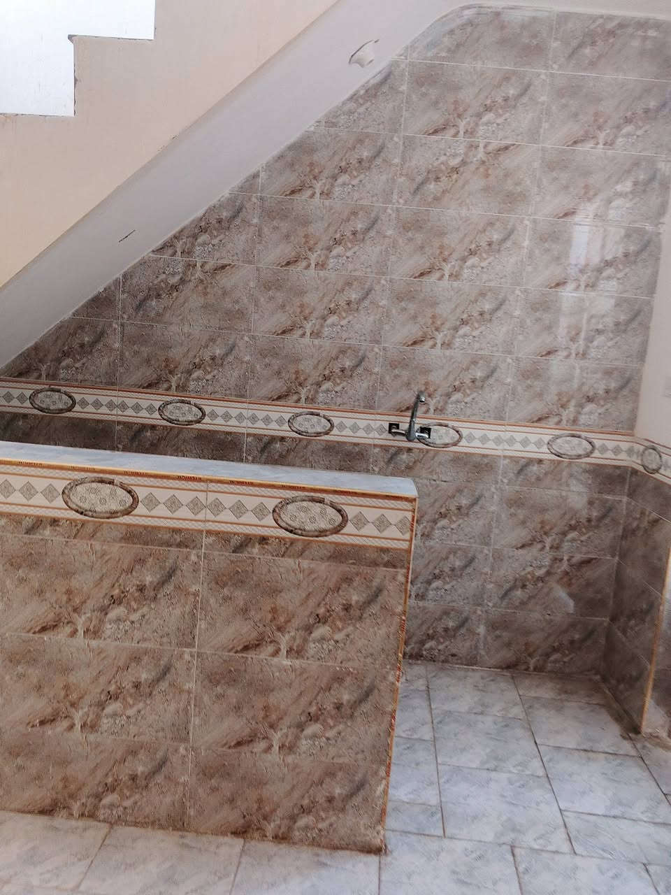 السلام عليكم مشتمل للبيع وره مجمع رحاب عل شارع 20 ثاني قطعه سعر 38 بي مجال شارع 10 
استفسار رقم ***********
***********
