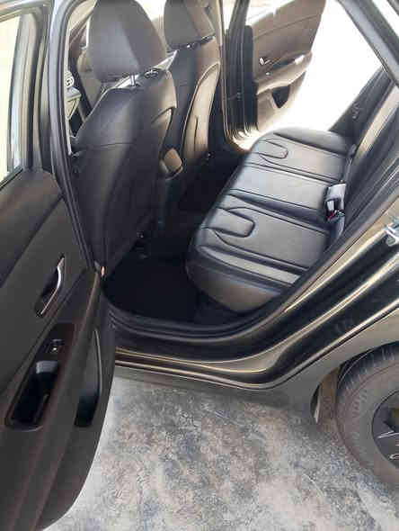 السلام عليكم من رخصه الادمن الانترا وارد كوري اصل 2023 هايبرد فول مواصفات عدا الفتحه 
مواصفات السياره 
شرط حته غراض السياره كاعات او مثلاث او طفايه او سبير كلهن بعدهن ب النايلون شرط 
بصمه تشغيل او تشغيل عن بعد بصمه ابواب او صندوق 
صندوق يفتح عند الاقتراب 
رادار 360 درجه 
سياقه ذاتيه او تحديد مسار او مانع تصادم 
تدفأه ب الكشنات او تبريد 
تبريد او تدفأه ابيانو مناخين 
تدفأه ب الاسيرن 
حساسات أمامية وخلفية 
سايد ابريك بصمه
مرايات فول كهرباء شفط او تحكم 
ترحيب اناره ب الابواب
 تخم تأير كوري اصل مبدله قبل اسبوع 
السياره ماشيه 40.000 
السياره كفاله عامه شرط حته الدعاميات فقط بيه شخطين بالباب خلف السكن او ممسويهن 
غير هاذا الكلام السياره كفاله من كلشي شرط حته الصدر 
دهن ادير فقط ب الوكاله 
شرط الك سونار السياره تحويل مباشر وكاله ما اسوي 
سعر السياره 165 ورقه او بيه مجال قليل مكان السياره بغداد الكرخ *********** بي وات ساب او متواجد خاص
