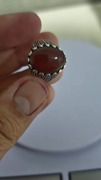 عقيق يماني اصلي فضه 925 قياسه 22 23 24 كلهم يلبسهم بس هو جبير عليه وزن...