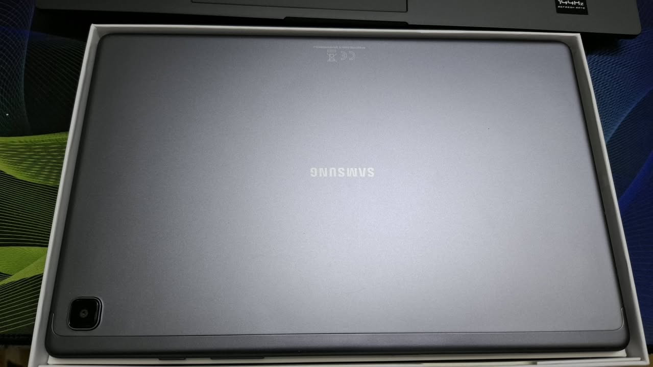 Samsung Tab A7 
المواصفات 👇🏻
الشاشة: 10.4 إنچ TFT بدقة 2000×1200
المعالج: Snapdragon 662 ثماني النواة
الرام: 3GB 
التخزين: 32GB 
البطارية: 7040mAh
السماعات: 4 سماعات ستيريو مع Dolby Atmos
الكاميرا الخلفية: 8MP
الأمامية: 5MP
المنفذ: USB-C + مدخل سماعات 3.5mm
النظام: جاء بـ Android 10 ويصل إلى Android 12

نظافة الجهاز 95%

سعر الجهاز المطلوب 270 وممكن بي مجال 
للاستفسار التواصل على الخاص او على معرف التلكرام hforv


**إذا كنت صاحب هذا الإعلان وتريد حذفه لأي سبب، رجاءا أرسل رسالة إلى الدعم الفني**