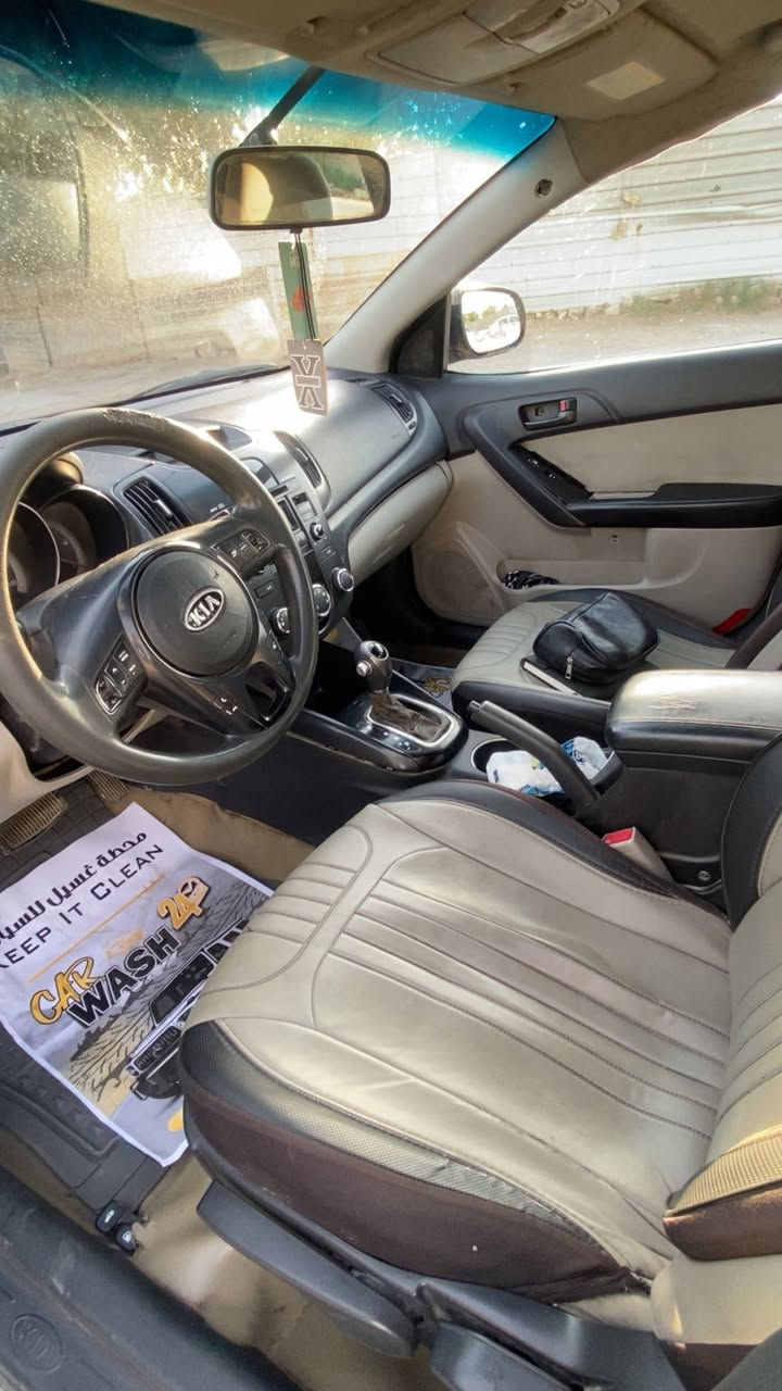 كيا فورتي للبيع موديل 2011 السيارة استعمال داخل المنطقة السيارة تحتاج فقط الى صبغ بسبب الشمس و بيها ملاحظات بسيطة
السعر خاص قيم و خابرني على هذا الرقم
حجي قاسم: ***********
