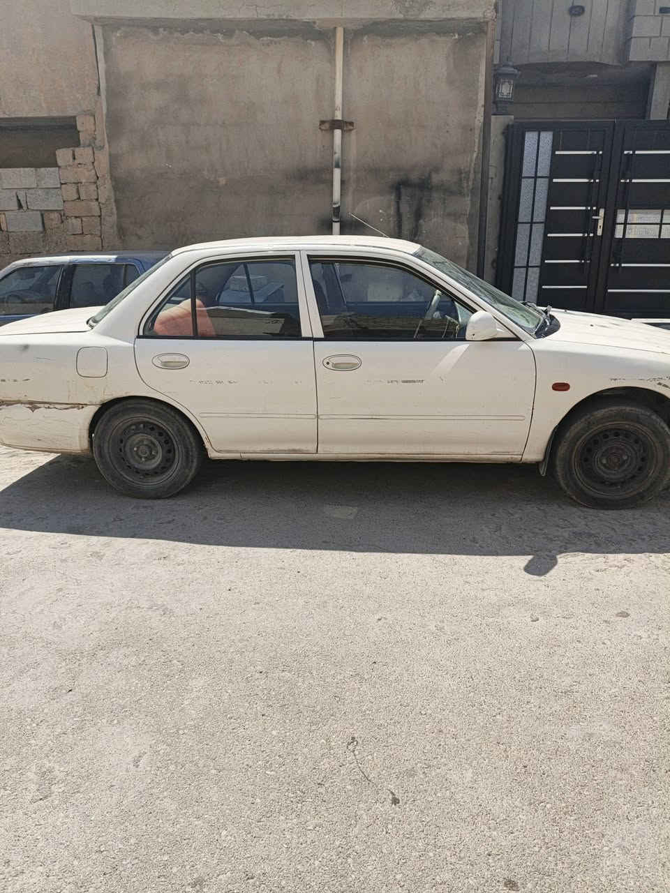 سيارة بأسمي بروتون ابيض موديل 2002 سنوية 2027 گير عادي  سعر 35 ورقه وبيها مجال للطيبين العنوان حي العروبه قرب جامع التوحيد رقم ***********
