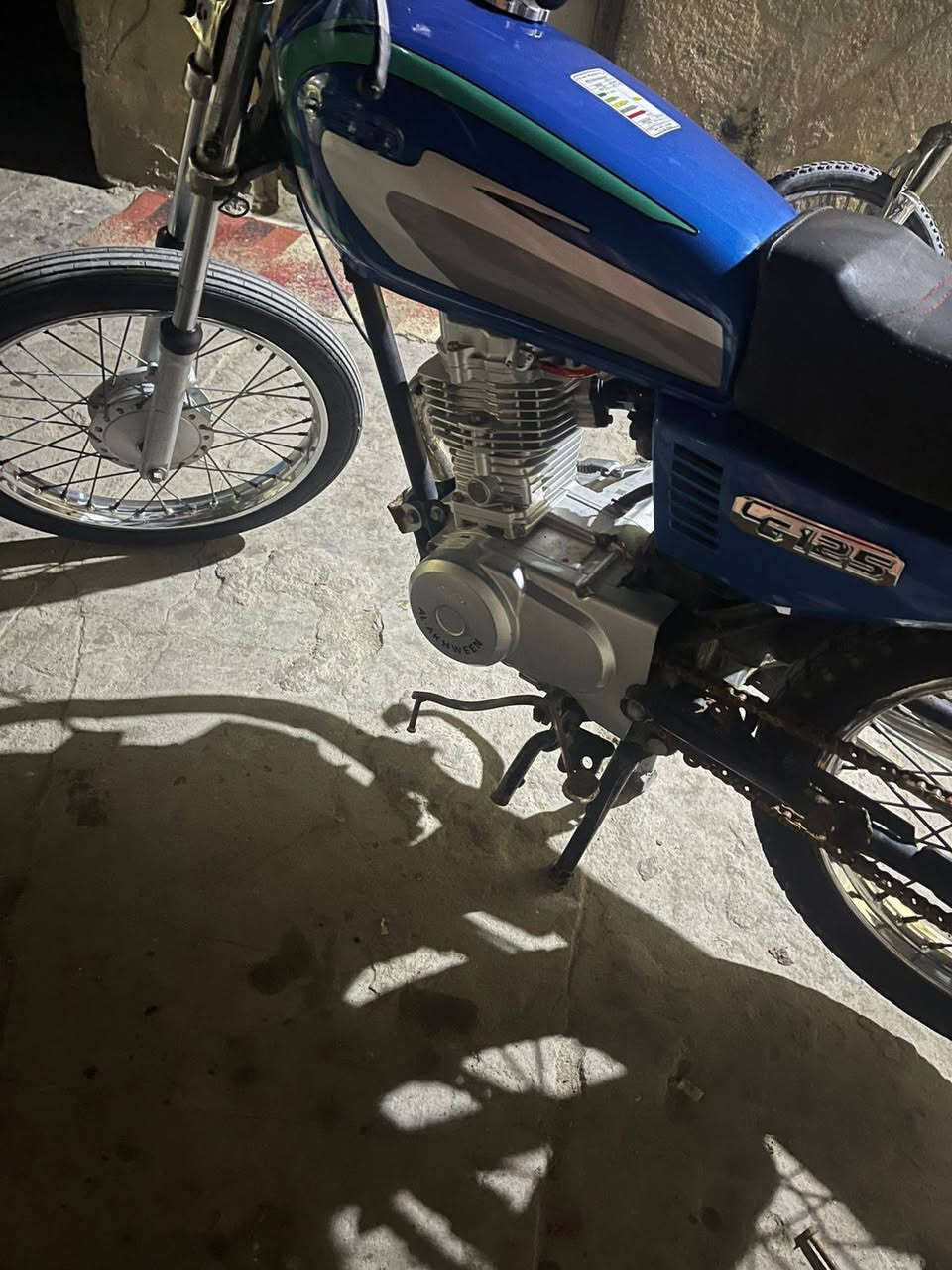 للبيع دراجه نضيفه سعر 500وبيه مجال غليل***********
