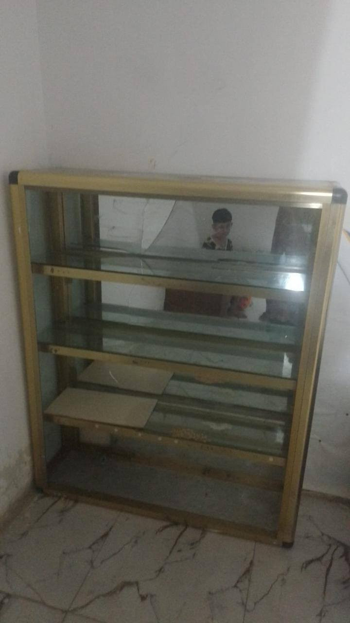 السلام عليكم /جرابي عدد 2 احطاطه  وهاذا الرفوف للبيع المكان تاميم


**إذا كنت صاحب هذا الإعلان وتريد حذفه لأي سبب، رجاءا أرسل رسالة إلى الدعم الفني**