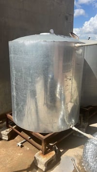 تنك • ١٠٠٠ لتر • استعملتو ٣شهور