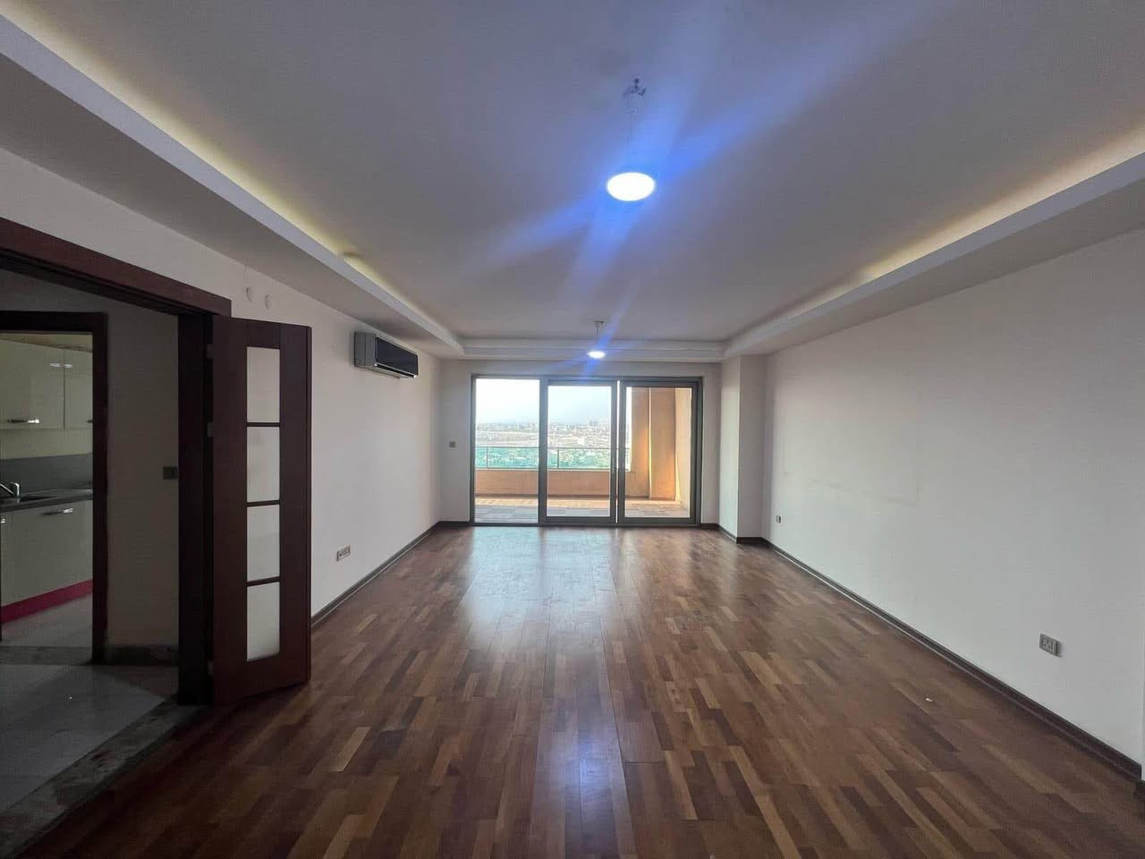 عرض مناسب للبيع بأرقة موجوع 
شقة للبيع في ( پارك ڤيو )
مساحة شقة 149m
2+1
واجيهة نازناز 
خدمات فول 
ملاحظة 🤏 اذا شراي او عندك نية بلفعل تشتري عقار اتصل بينا شكراً 
☎️📞0750 386 1964 korek & whastup
☎️📞 0780 823 3860 zain & whastup أربيل, العراق
