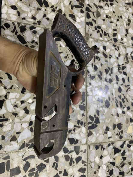 السلام عليكم غراض للبيع نجاريه وحداديه 
كمبريسر كوسره ثابته منشار يدوي ريبون وبلانيات وفريزه مكينه لحيم العنوان بغداد الدوره *********** وتساب موجود
