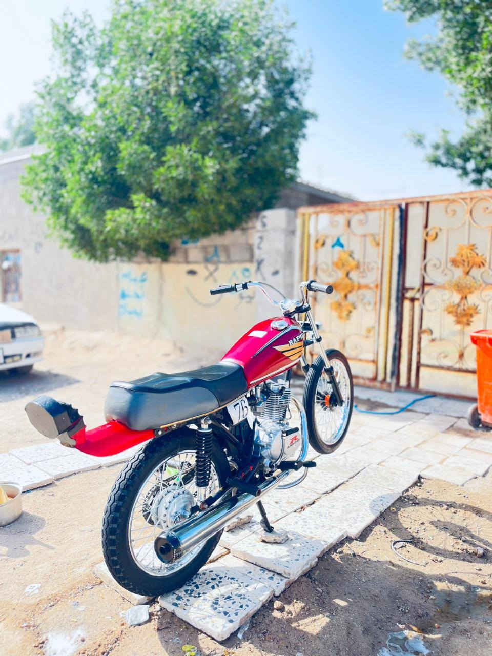 سلام عليكم عدي دراجه للبيع رابيدو حرف R الدراجه شوفت عينك نضيفه وبل حقيقه احلا الدراجه تريدها مشي طير نهضه تزرف لكاع مبدل بيها بس بستم مكاني بصرة خور الزبير السعر 630 وبيها مجال قليل لشراي بس ولماعنده يأخذها بلاش ***********
