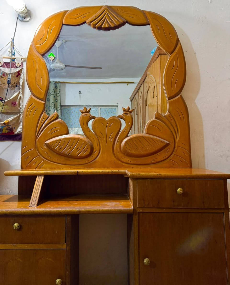 غرفه للبيع سعر مناسب هاتف ***********
