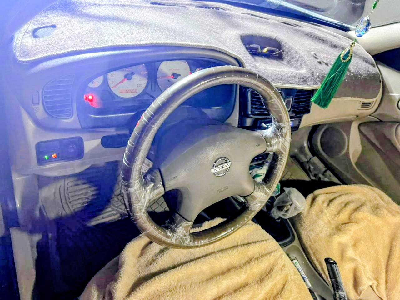 نيسان صني ..جان تكسي ومرجعينه خصوصي عل الاصل.2009. ياباني شرط كير ومحرك تبريد وتدفئه هزه ورقم مسطره دهوك جديد...فول.فقط كير عادي..كابون مسجل جديد .... باسمي التحويل ثاني يوم .مكاني الموصل الايسر..السعر ..72 وبي مجال بسيط..***********
