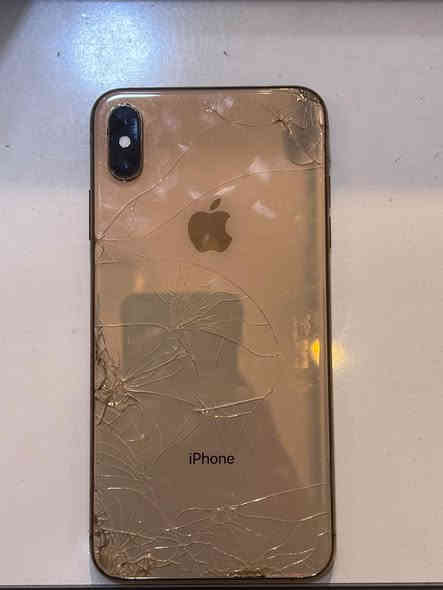 السلام عليكم اكس ماكس شاشه مفطوره بس مماثر عليه وضهر مفطور  ذاكره 265جهاز ممبدل اي شي بطاريته 77
 سعره 165 
***********
