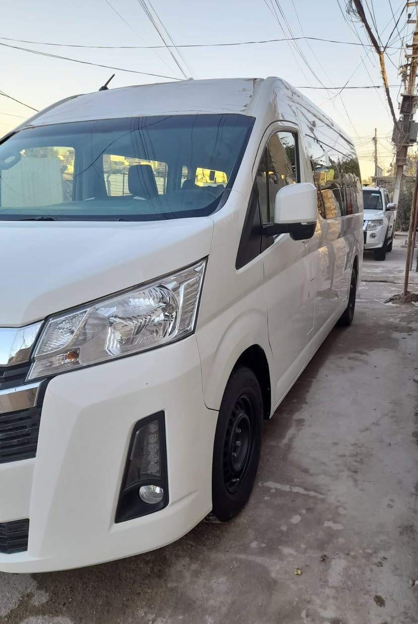 السلام عليكم
هايسه أم بوز موديل ٢٠٢٣ رقم بغداد
 فول اوتوماتيك ختم تاير
 ماشيه ٩٠ الف
بيها تبديل بنيد و جاملغ بلاد بدون صبغ
 مكاني بغداد 
***********
غير متواجد عل فيس لحد يراسلني
