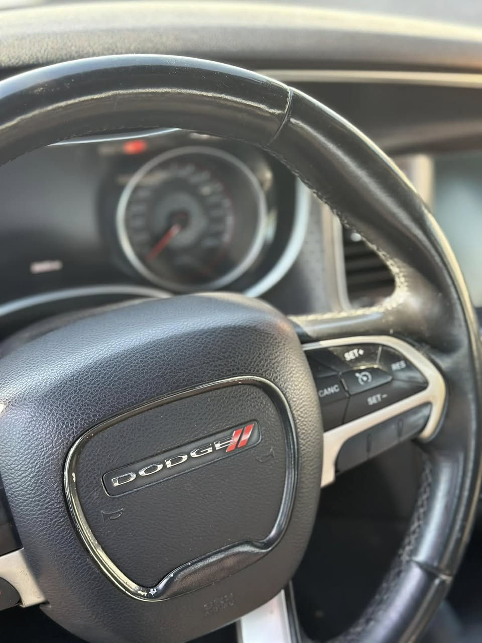 سلام عليكم البيع جارجر موديل 15 داخله كلين بلعراق صار بيه جملغ خلفي سعر 180 وبيه مجال ***********
