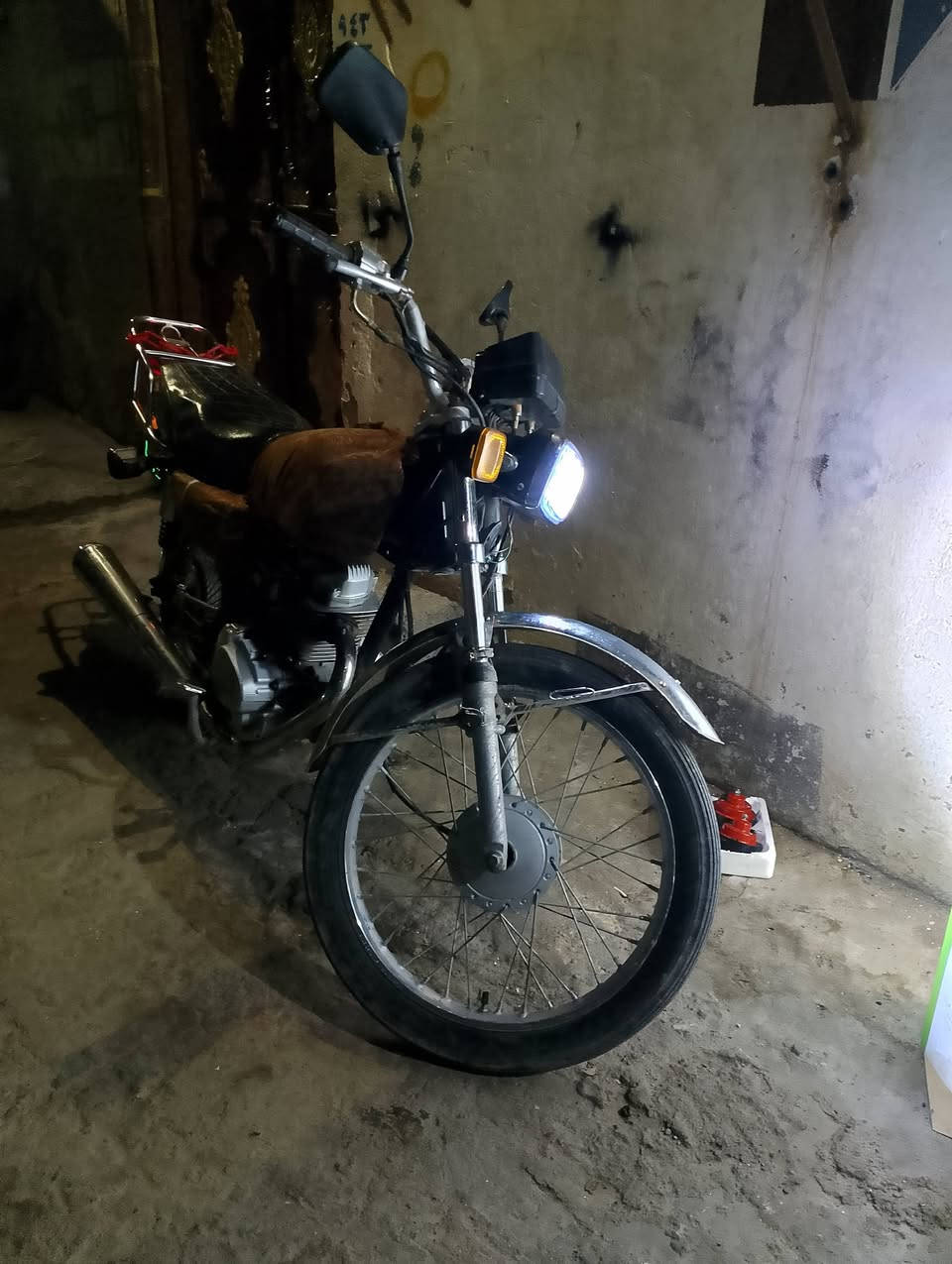 ماطور للبيع العنوان موصل حي الكرامه ماطور نظيف ام عمار تعميره واحده قبل شهرين واي صوت بالمحرك ما ابي ولا يزيد دهن الكهربائيات وشغاله ماطور خمس تسعات سعره 275 وبي مجال ***********
